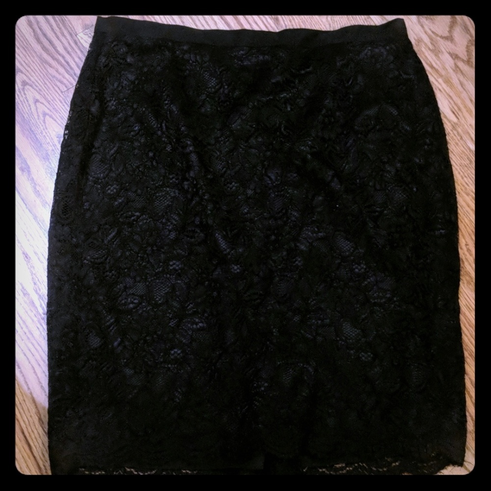Lace skirt